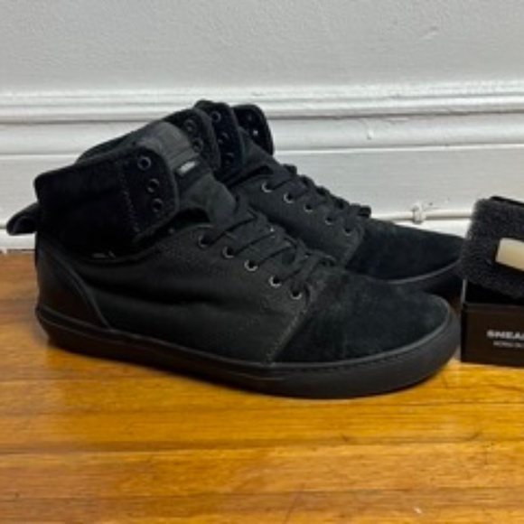 Vans Off The Wall High Top Skate Shoe Size 11. Comes with Eraser for cleaning. - Picture 1 of 6